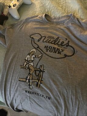 Honky Tonk Nashville Graphic Tee - Grey
